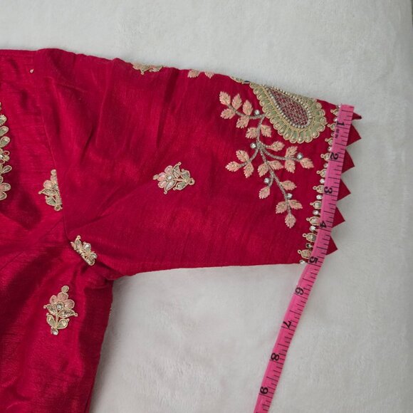 Red and Gold Embroidered Organza Saree NEGOTIABLE - Picture 5 of 8